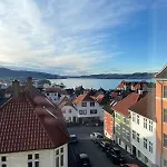And In Sandviken With Sea View * برغن