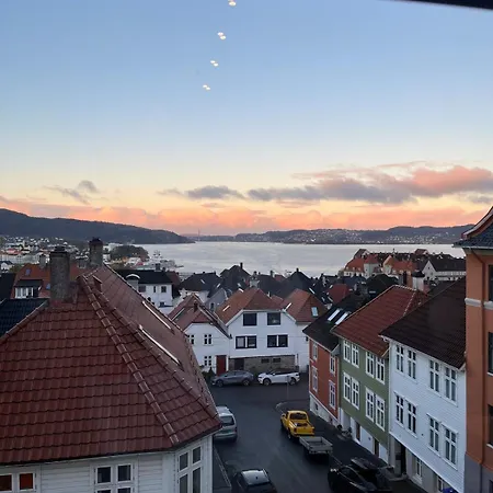 And In Sandviken With Sea View Leilighet *