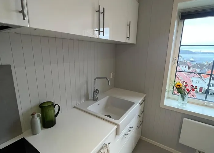 Appartamento And In Sandviken With Sea View